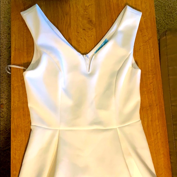 White mid dress - Picture 1 of 2